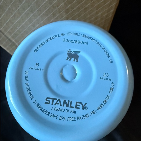 New 30oz Stanley Quencher H2.0 Tumbler - Blue Laser Engraved Hello Kitty - Picture 8 of 8